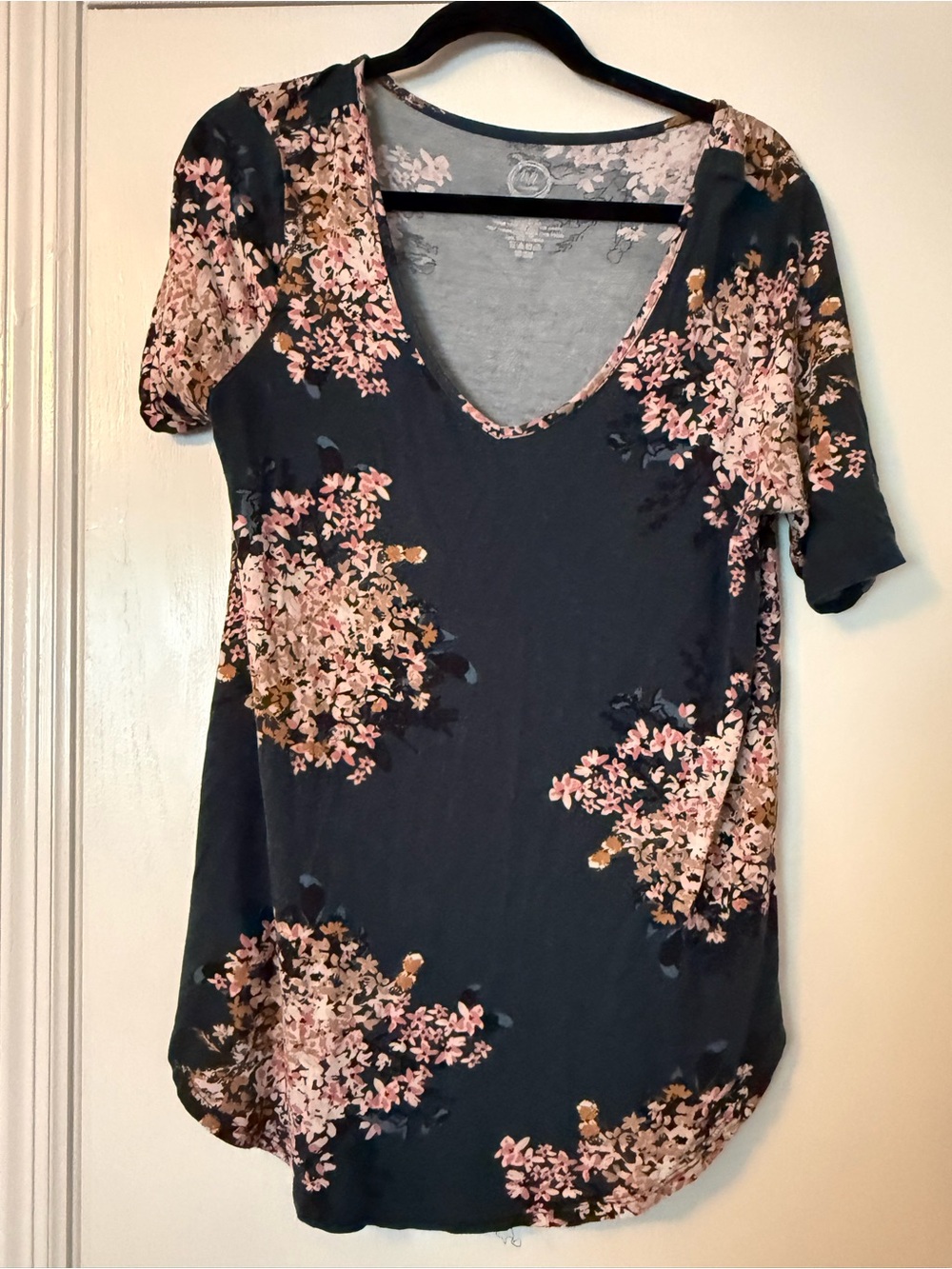 V-Neck Short Sleeve Floral Tee - Black with Pink Floral